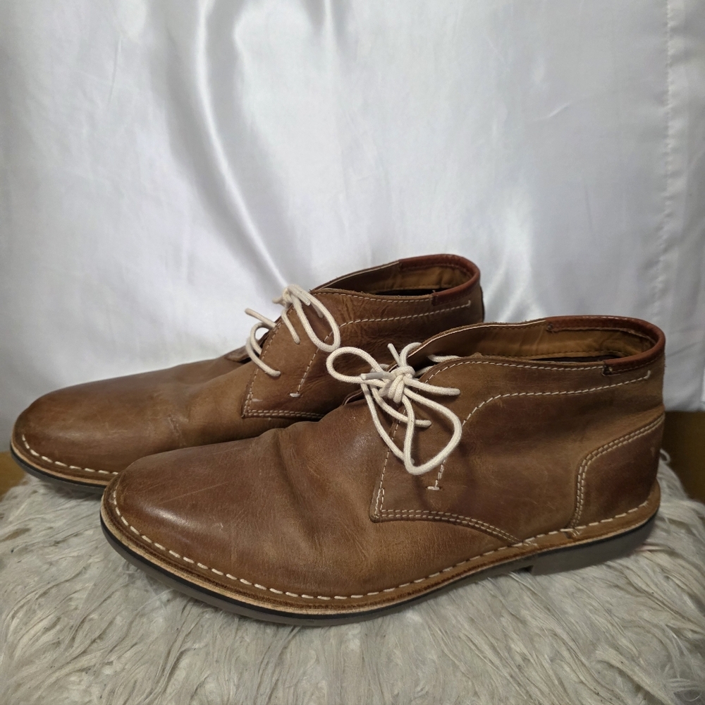 Steve Madden / Tan Leather Chukka Boots